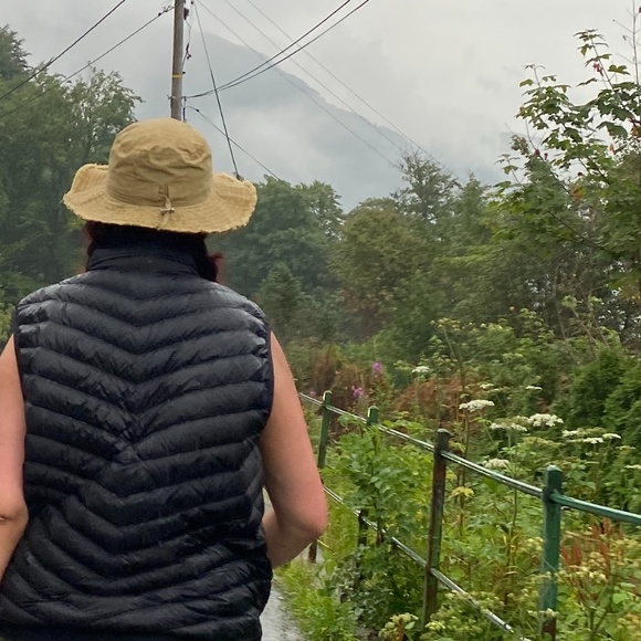 Meet your Posher, Meek - Picture 1 of 1